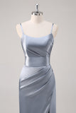 Vestido de dama de honor con abertura de tirantes finos grises azules fruncidos