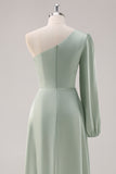 Vestido de dama de honor de un hombro de un solo hombro Sage Green A Line con abertura