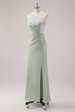 Vestido de dama de honor de un solo hombro verde salvia simple con abertura