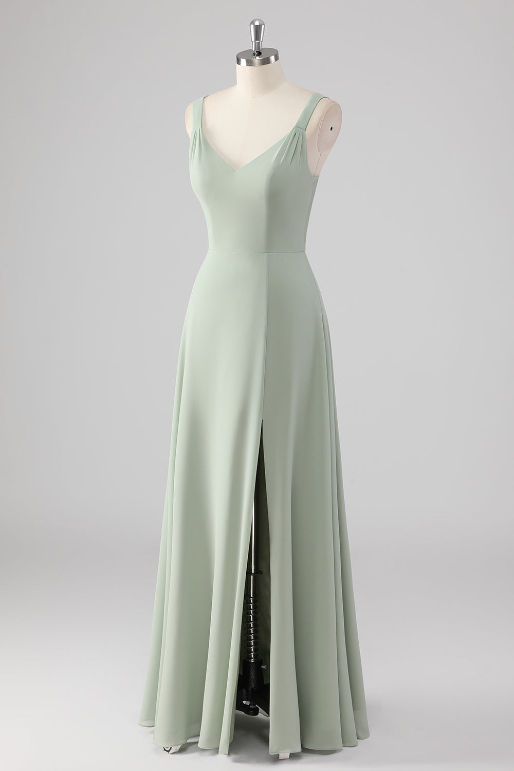 Vestido de dama de honor de gasa con cuello en V verde salvia de una línea con abertura