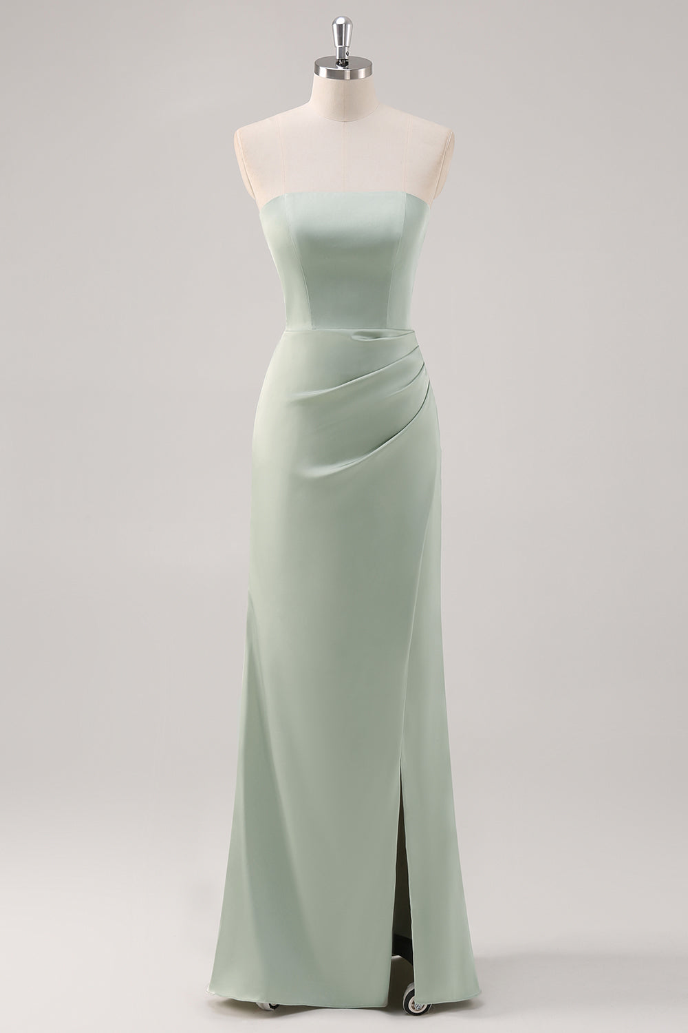 Vestido de dama de honor verde salvia sin tirantes de satén de sirena simple con abertura