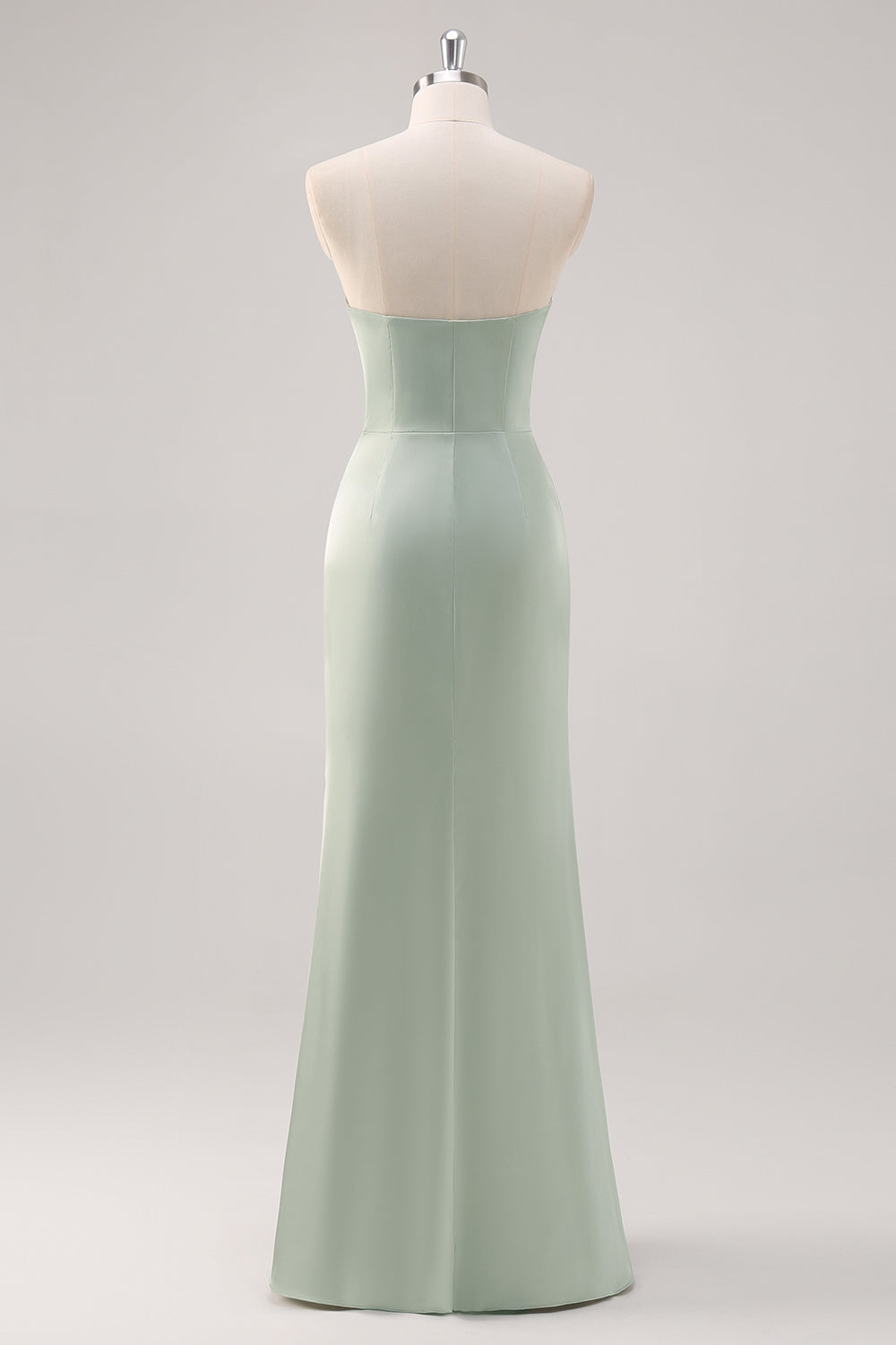 Vestido de dama de honor verde salvia sin tirantes de satén de sirena simple con abertura