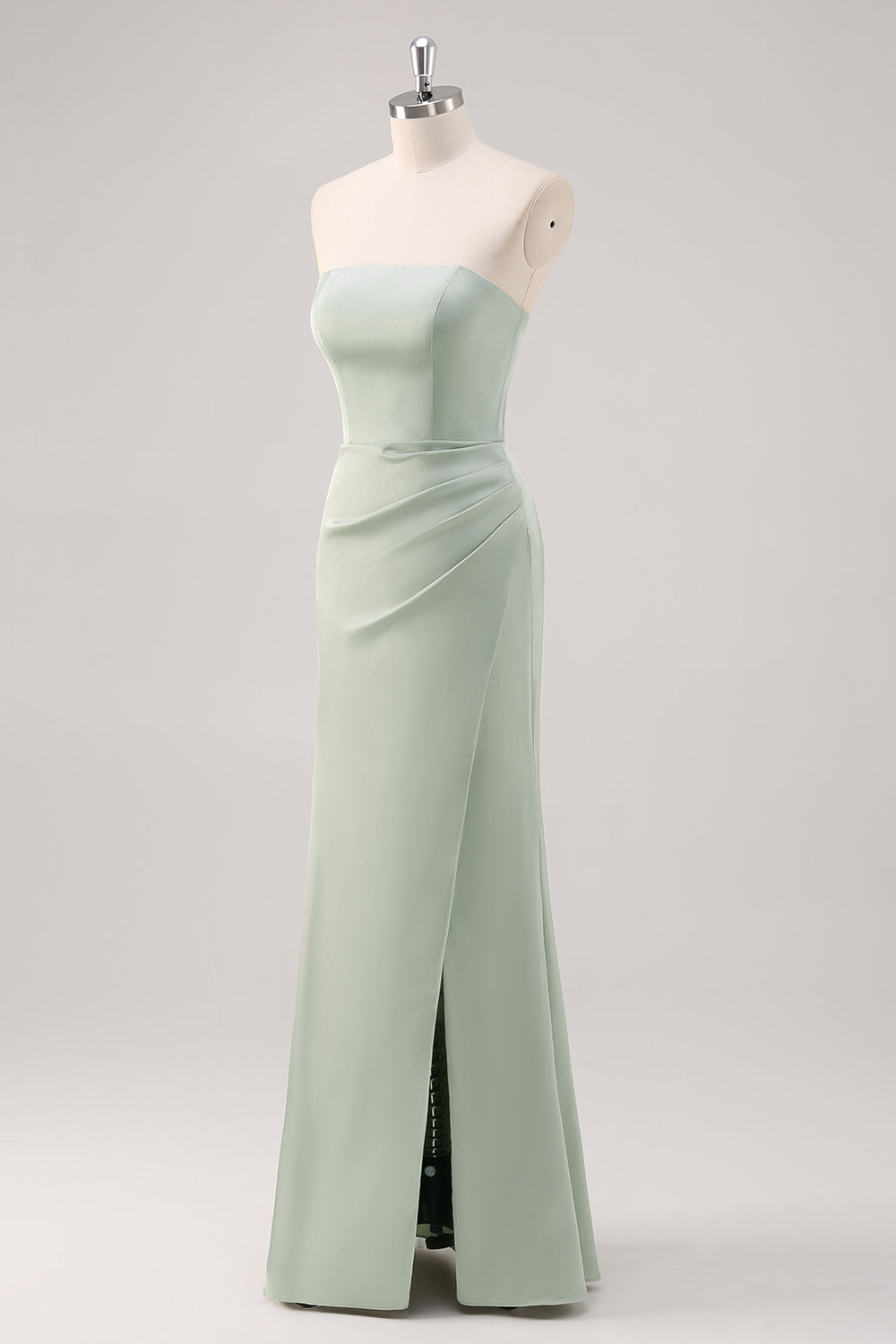 Vestido de dama de honor verde salvia sin tirantes de satén de sirena simple con abertura