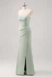 Vestido de dama de honor verde salvia sin tirantes de satén de sirena simple con abertura