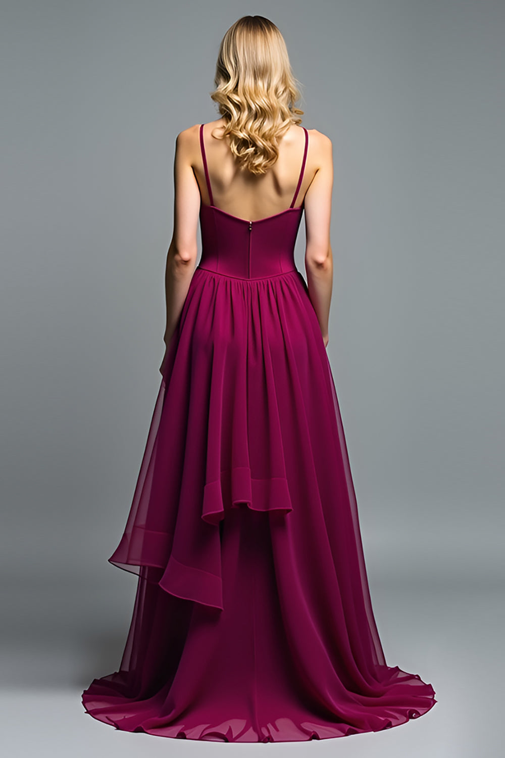 Vestido de invitada de boda largo de tirantes de espagueti morado oscuro con volantes