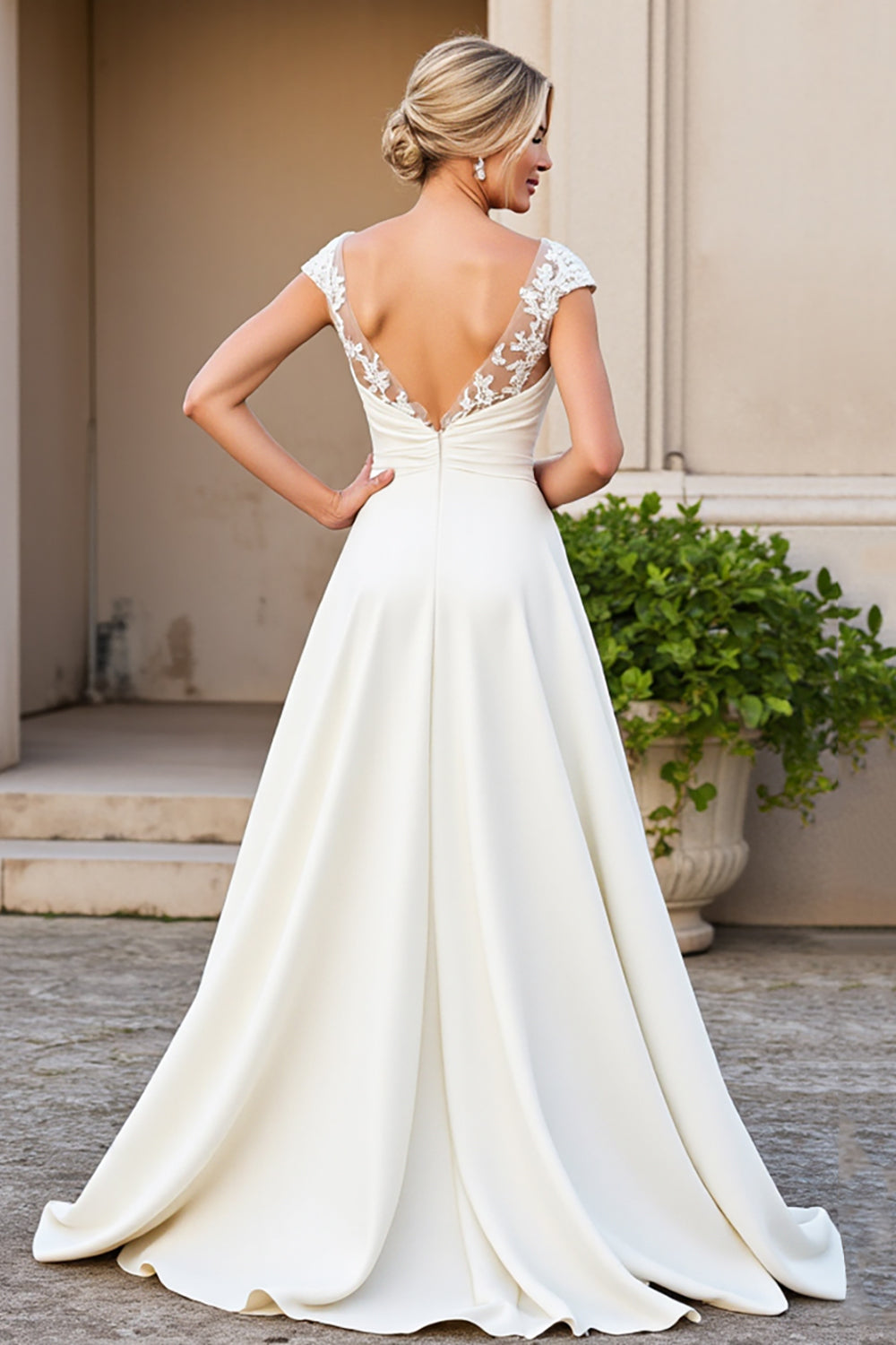 Vestido de novia largo de satén con escote en V y escote en V marfil