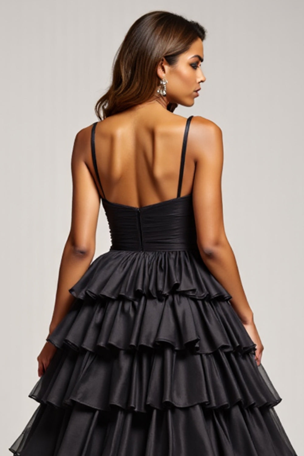 Vestido de fiesta de satén plisado con tirantes finos de línea A negro