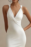 Vestido de novia sirena con cuello en V de satén blanco simple con abertura