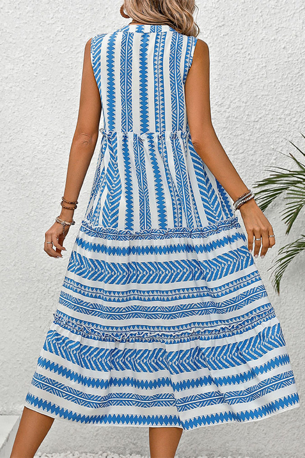 Vestido midi de verano de una línea estampado en blanco y azul