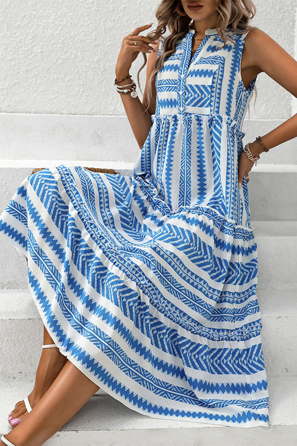 Vestido midi de verano de una línea estampado en blanco y azul