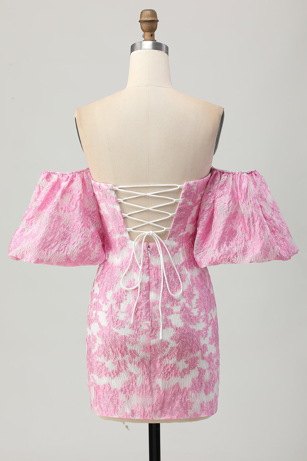 Vestido de regreso a casa floral rosa con hombros descubiertos y mangas desmontables