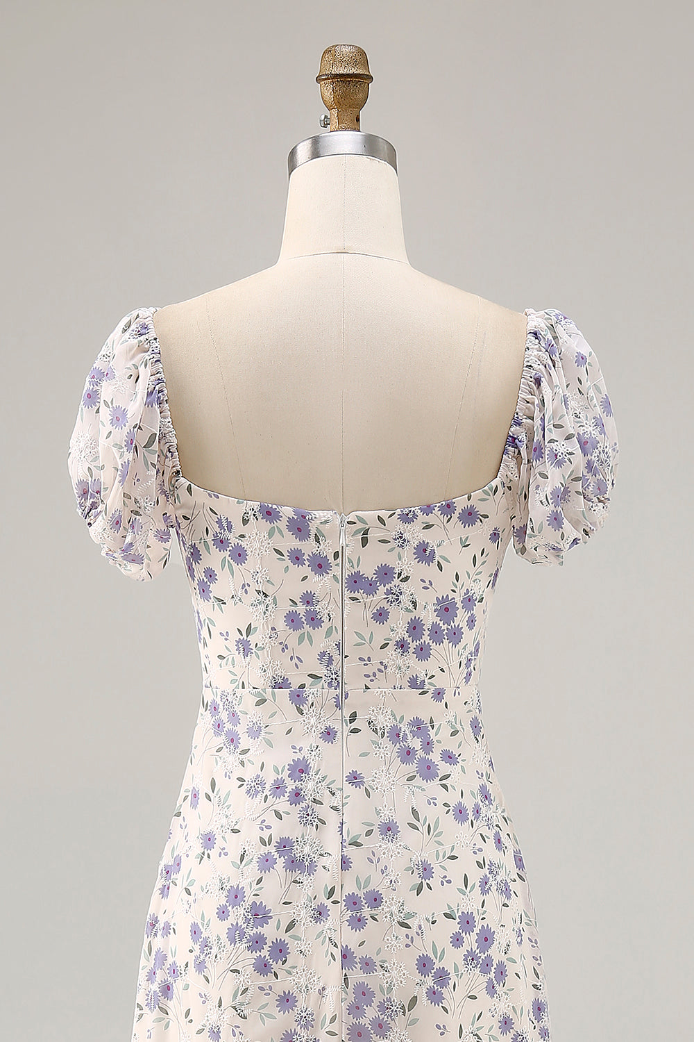 Vestido largo de invitada de boda con flores azules estampadas en línea A con abertura