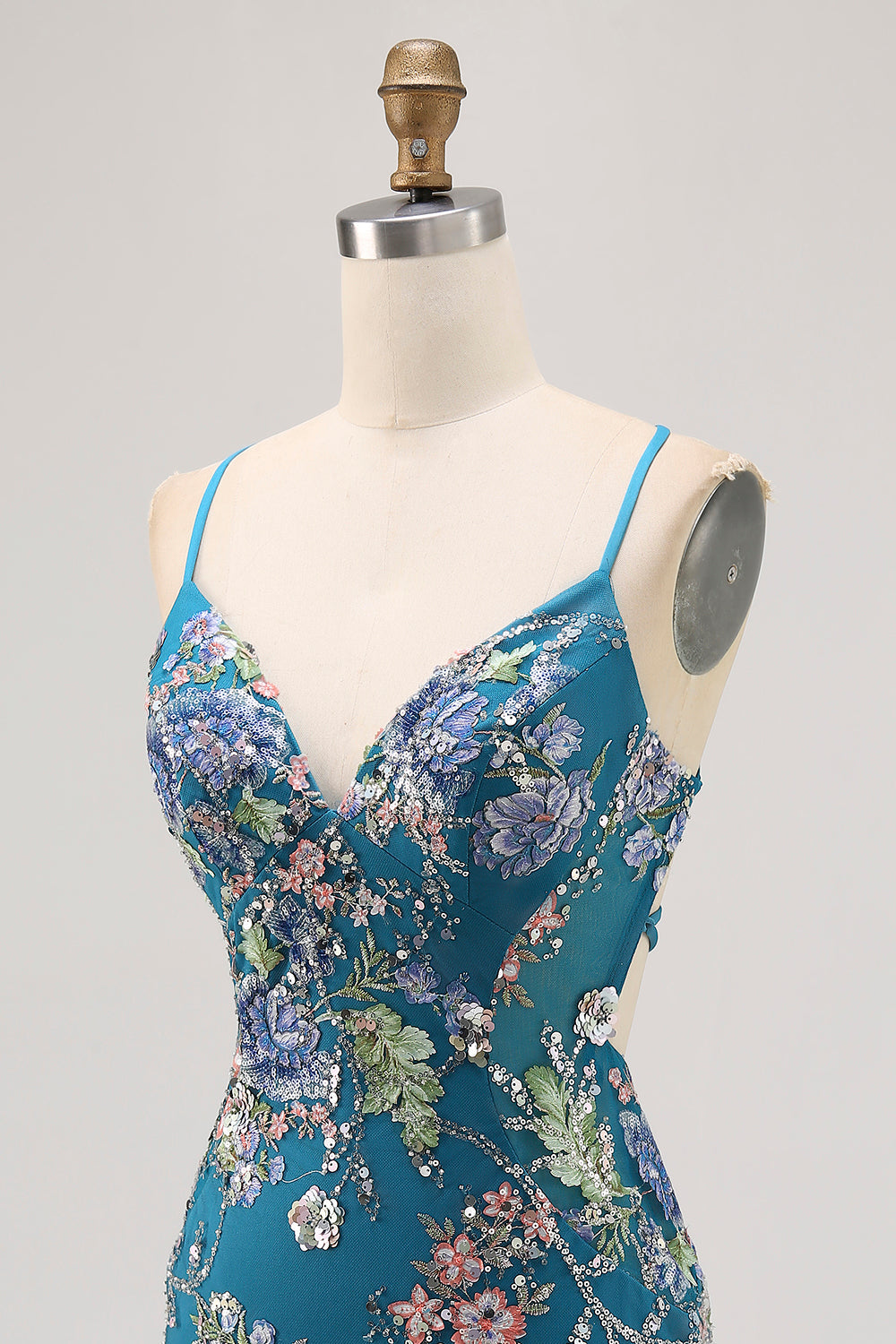 Vestido corto de regreso a casa floral de pavo real con lentejuelas