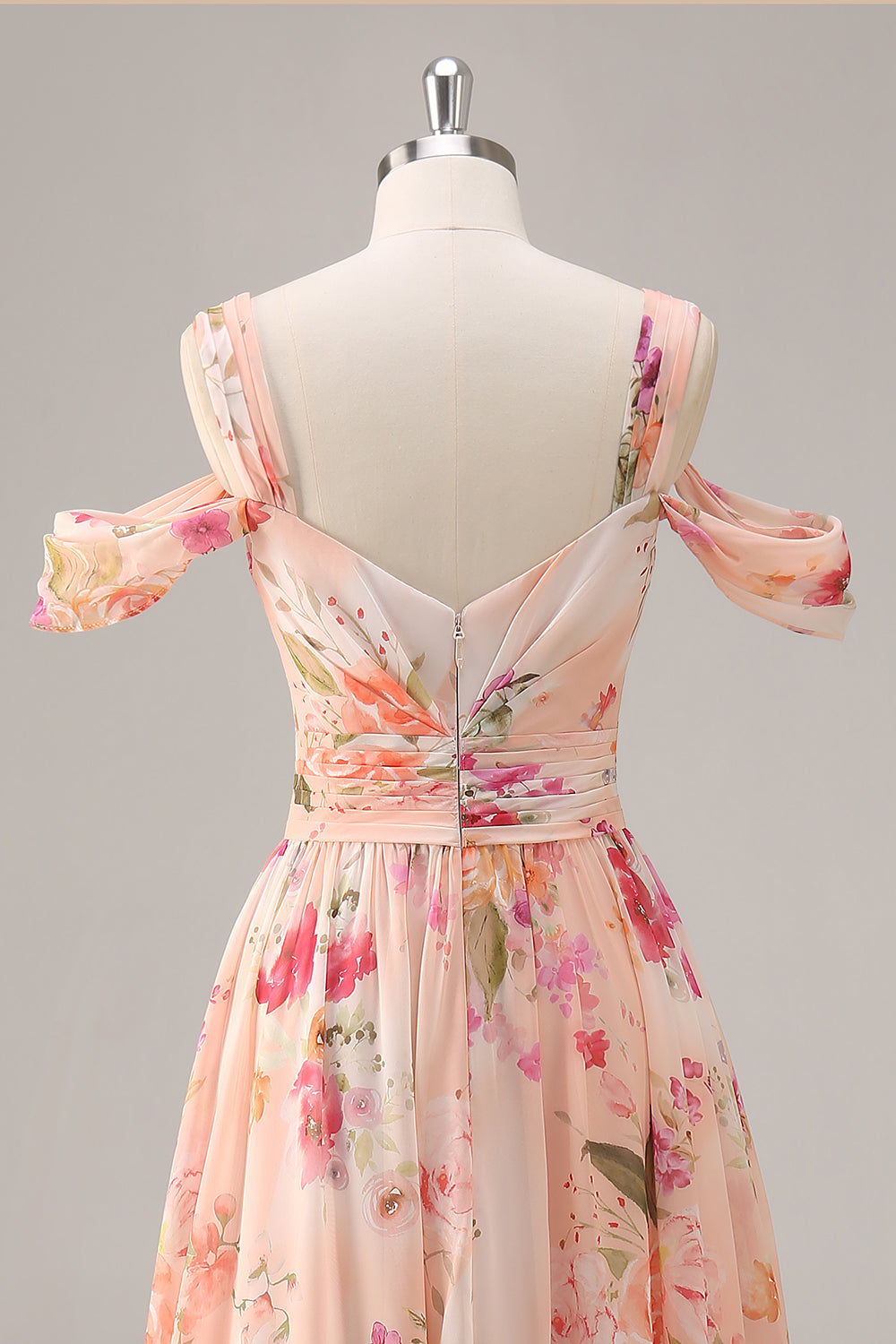 Vestido largo de dama de honor fruncido floral rosa con abertura