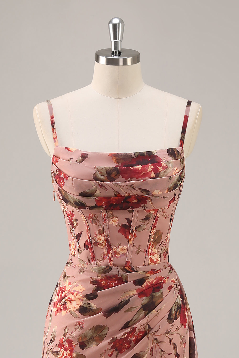 Vestido largo de dama de honor con corsé floral fruncido de rosa empolvado con abertura