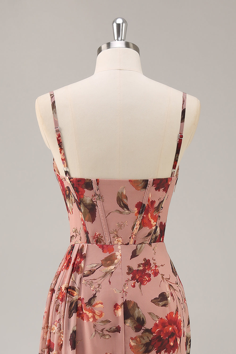 Vestido largo de dama de honor con corsé floral fruncido de rosa empolvado con abertura