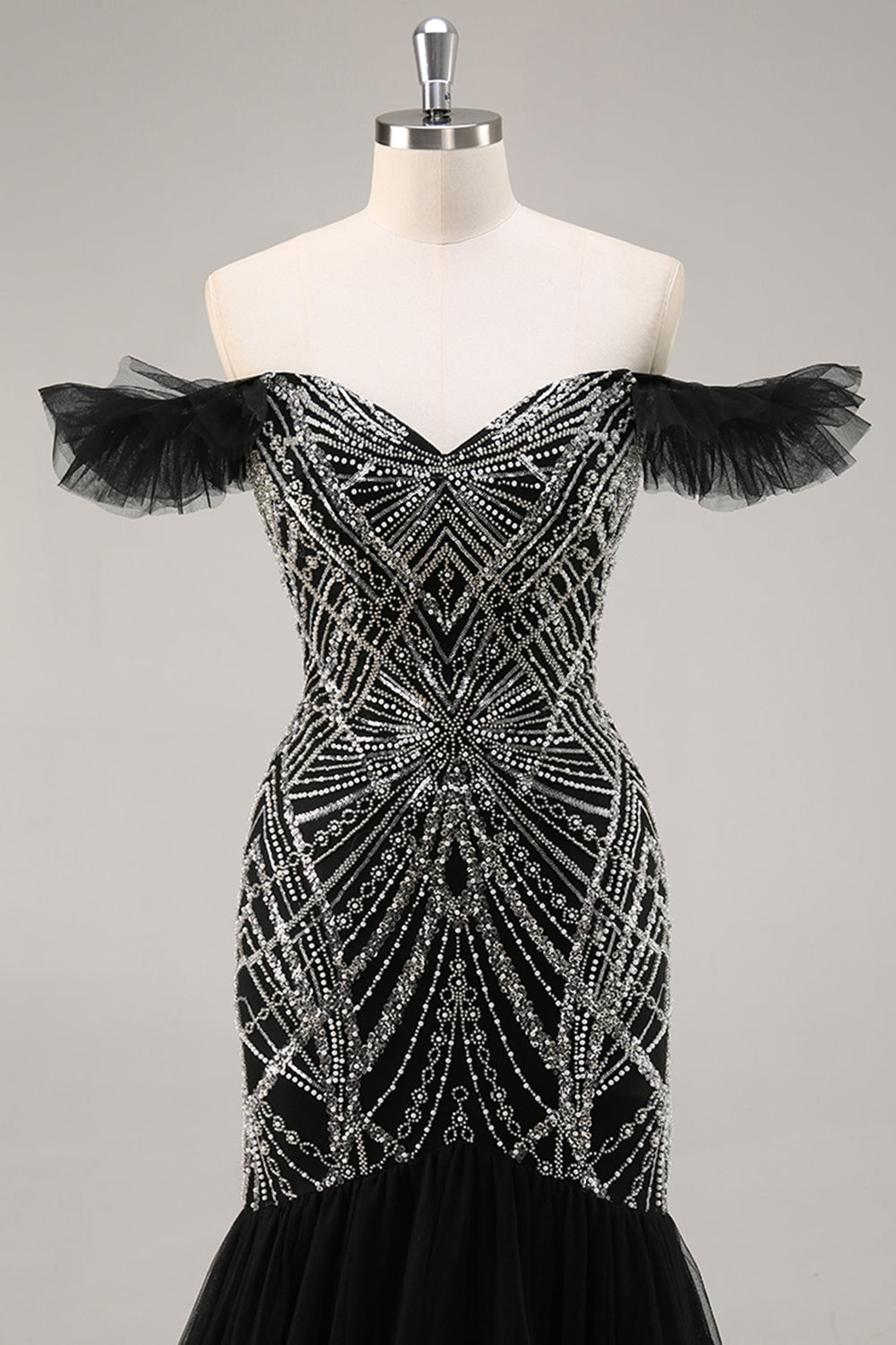Vestido de fiesta negro de sirena con cuentas con hombros descubiertos