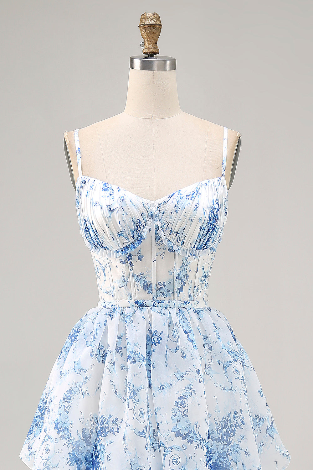 Vestido de dama de honor estampado en capas con flores azules blancas y azules con abertura