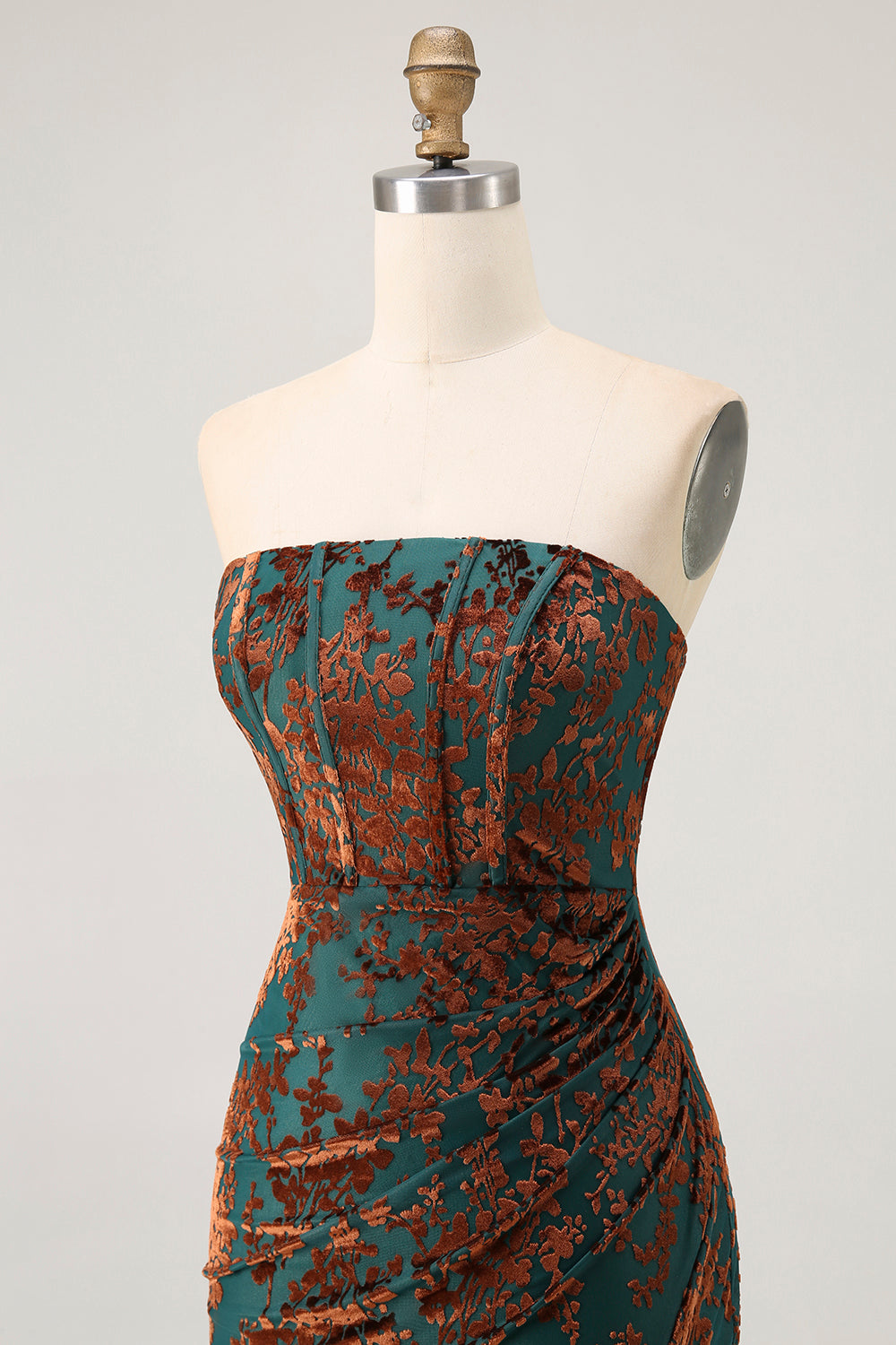 Vestido de dama de honor de terciopelo quemado con corsé verde pavo real sin tirantes con abertura