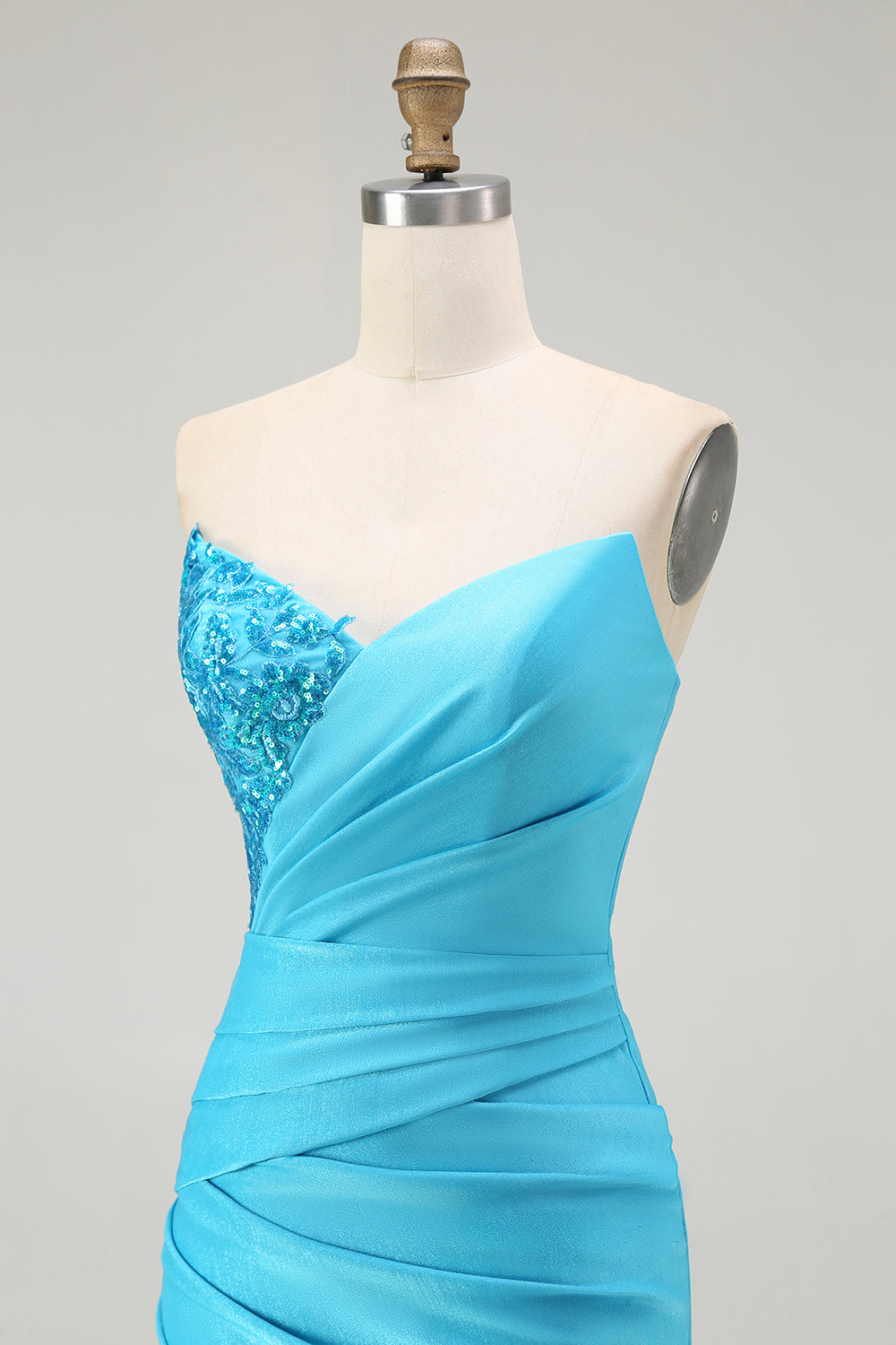 Vestido largo de fiesta plisado de sirena sin tirantes azul brillante con abertura