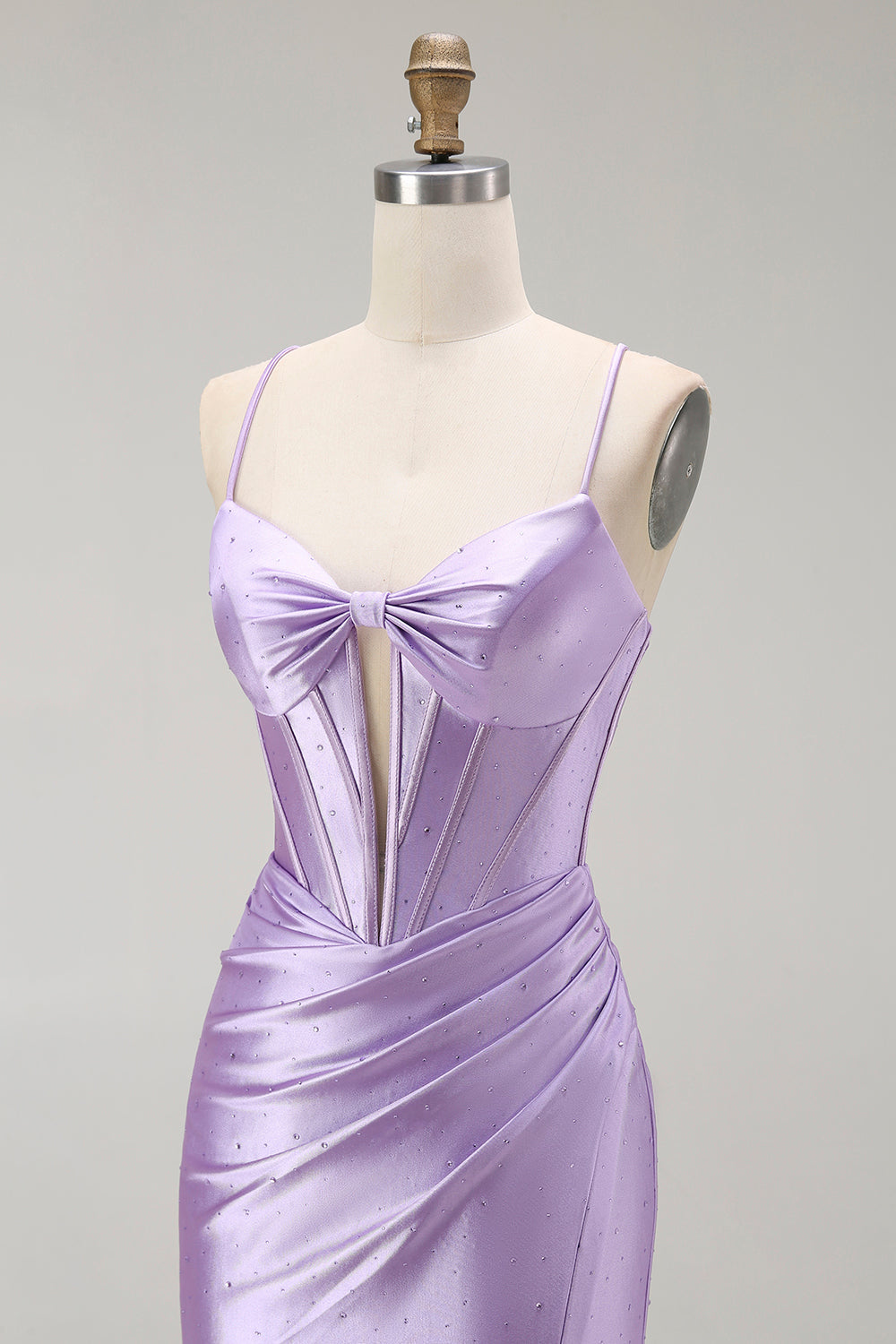 Vestido largo de fiesta con corsé de tirantes finos de sirena morada con cuentas y abertura