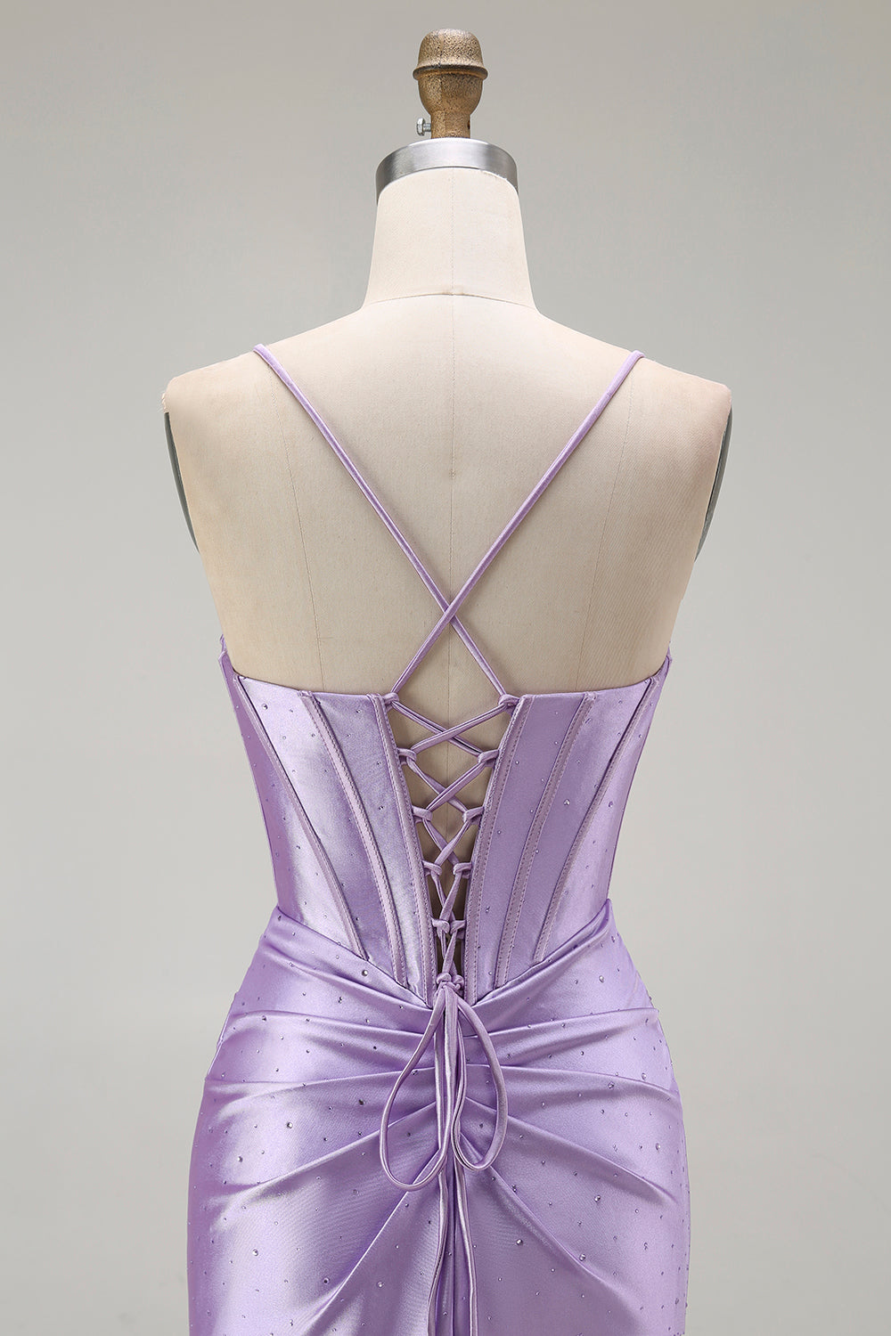 Vestido largo de fiesta con corsé de tirantes finos de sirena morada con cuentas y abertura
