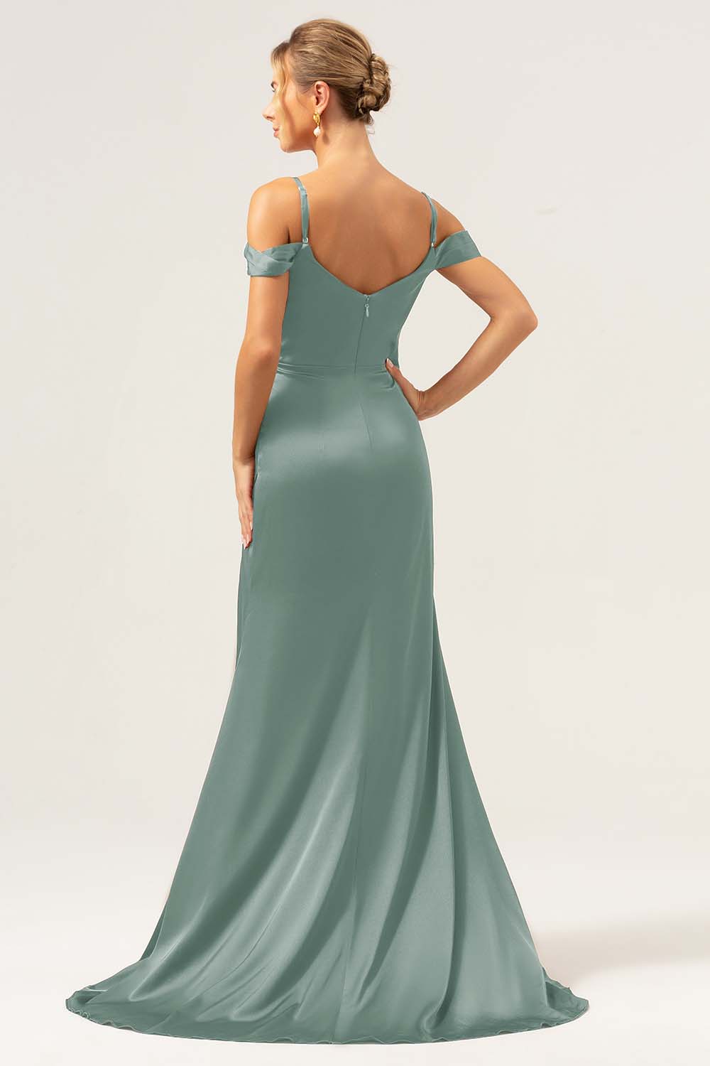 Vestido largo de dama de honor con corsé fruncido de hombro frío de sirena de café con abertura