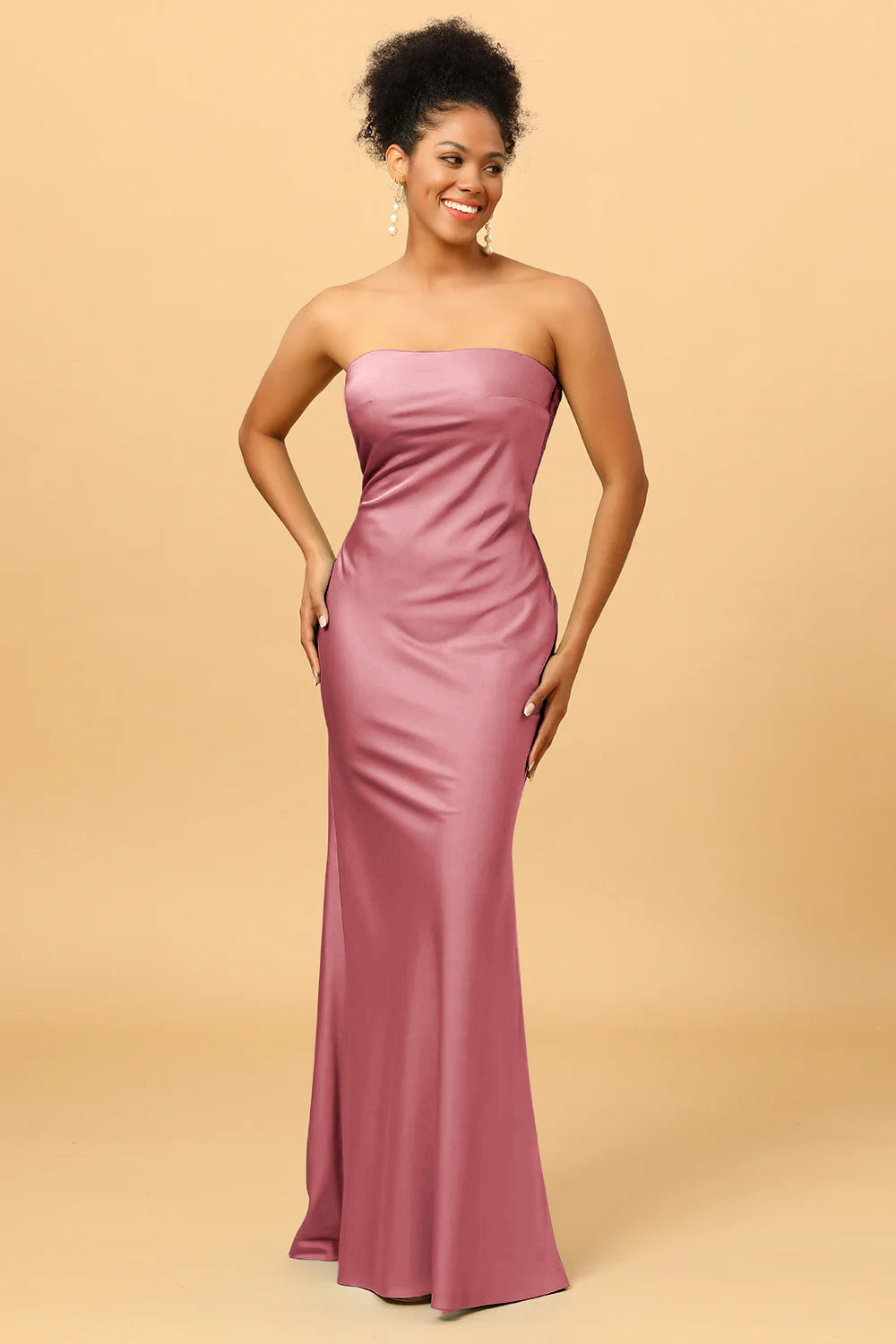 Vestido de dama de honor de sirena satén azul gris