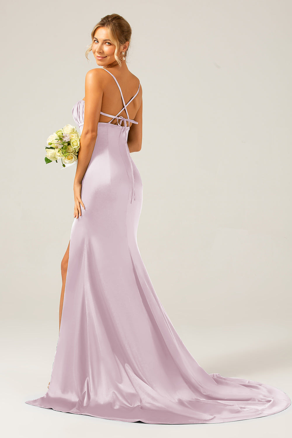 Correas de espagueti de sirena verde oscuro Vestido largo de dama de honor de satén con plisado