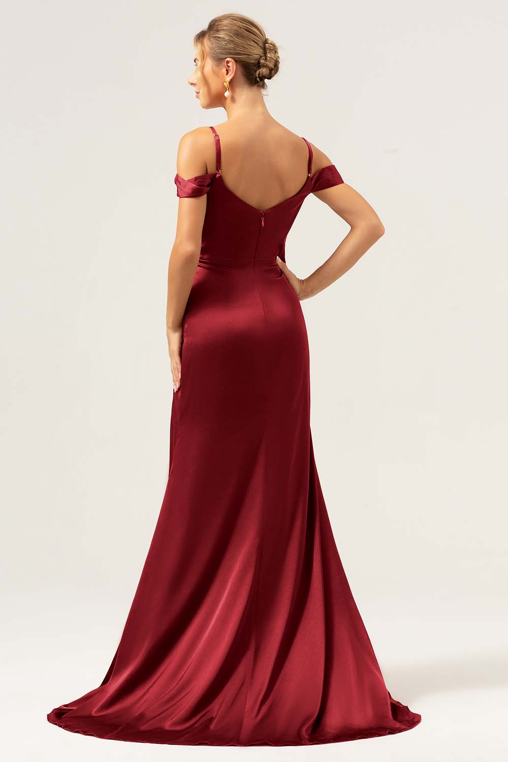 Vestido largo de dama de honor con corsé fruncido de hombro frío de sirena de café con abertura