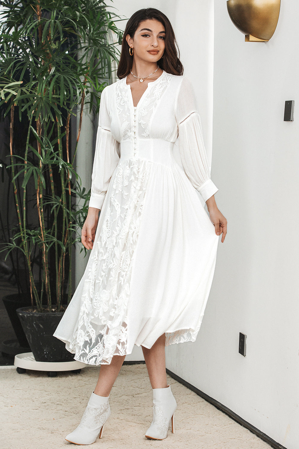 Vestido de fiesta de compromiso boho blanco de manga larga con encaje