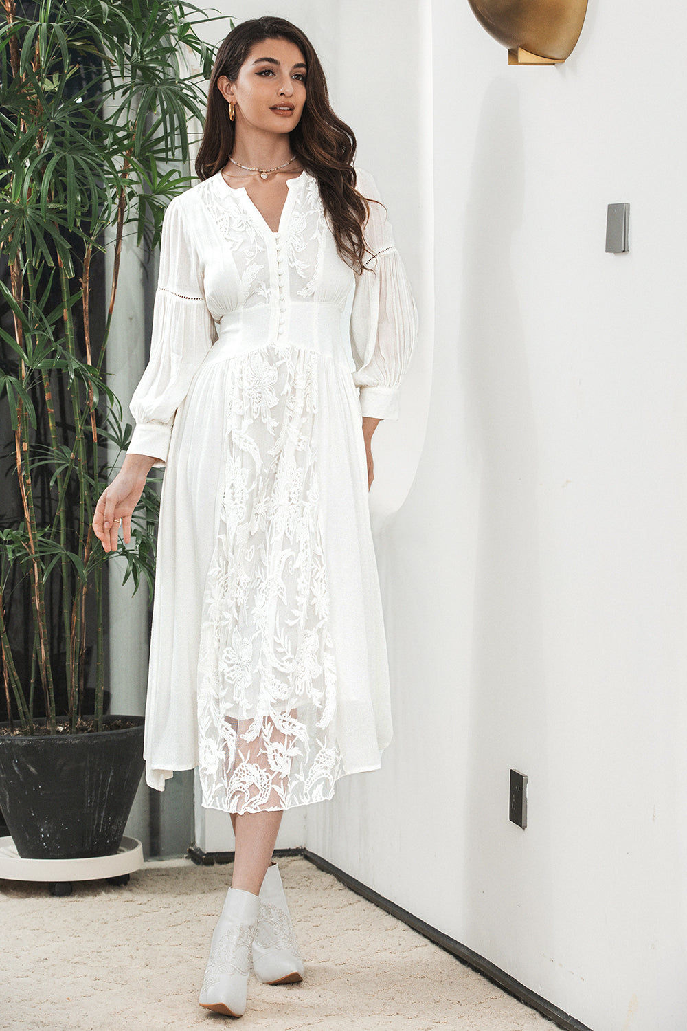 Vestido de fiesta de compromiso boho blanco de manga larga con encaje