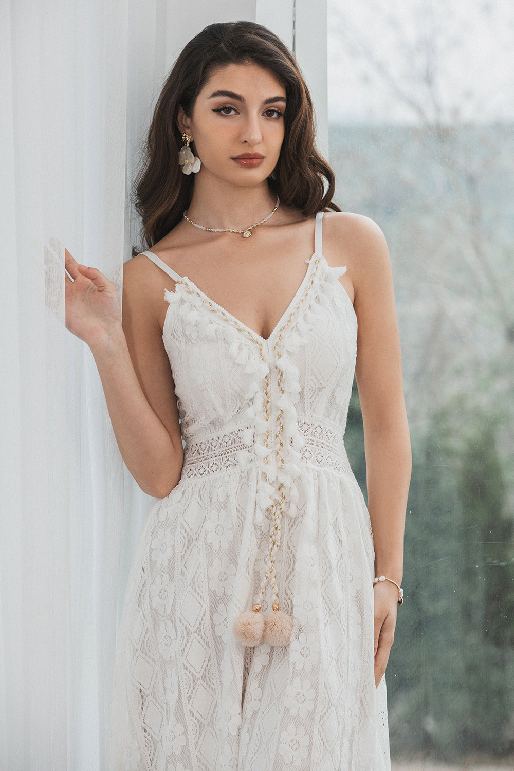 Tirantes finos Vestido blanco alto-bajo con encaje