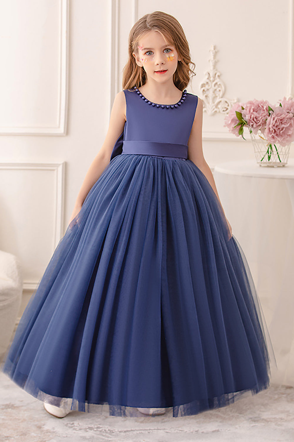 Vestido blanco de niña de flores Bowknot sin mangas de una línea con perlas