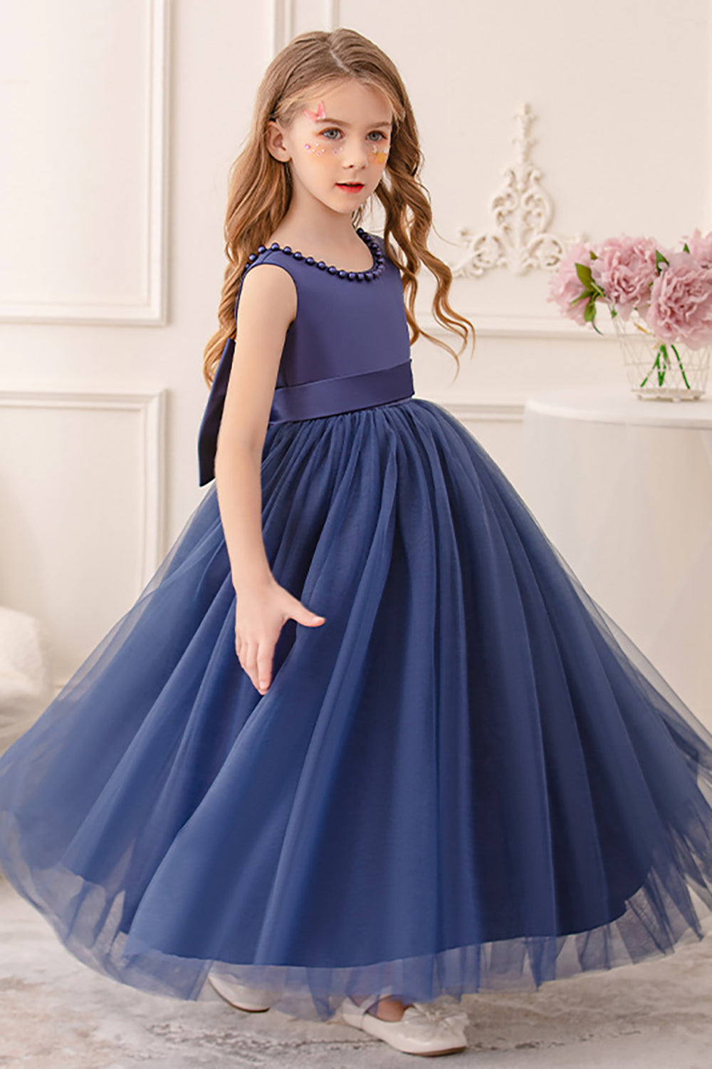 Vestido blanco de niña de flores Bowknot sin mangas de una línea con perlas