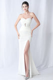 Vestido formal largo de novia de sirena negra con abertura