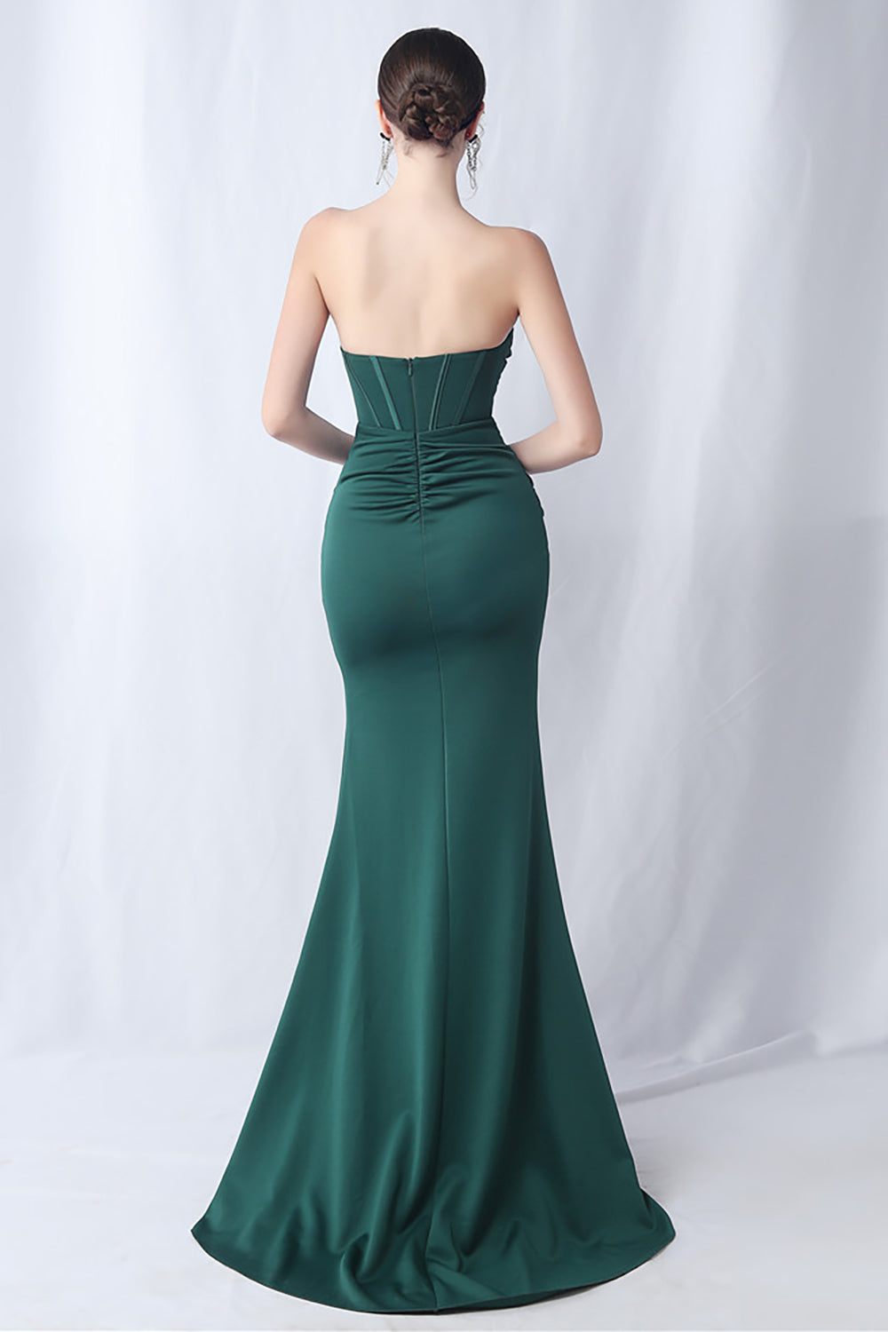 Vestido formal largo de novia de sirena negra con abertura