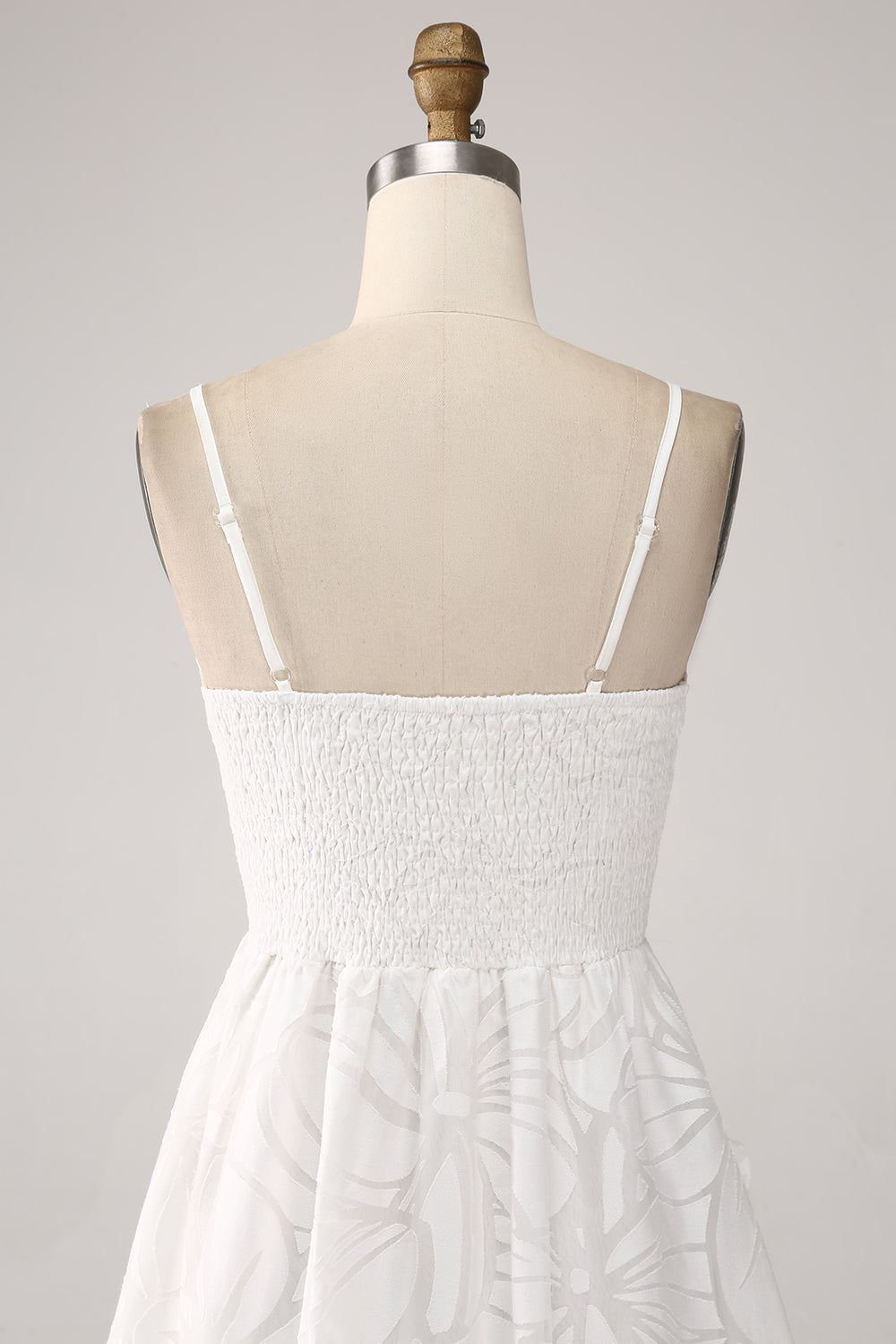 Vestido corto de graduación blanco con tirantes de espagueti de línea A