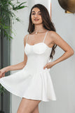 Vestido corto de graduación blanco con tirantes de espagueti de línea A