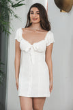 Vaina Vestido blanco con cordones de botonadura sencilla y mangas abullonadas