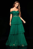 Vestido de fiesta escalonado verde oscuro con hombros descubiertos y volantes