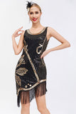 Vestido negro de cuentas de la década de 1920 con flecos