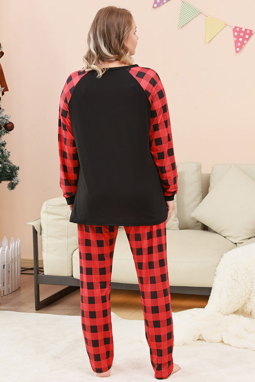 Conjunto de pijama familiar navideño con estampado de ciervo a cuadros negros y rojos