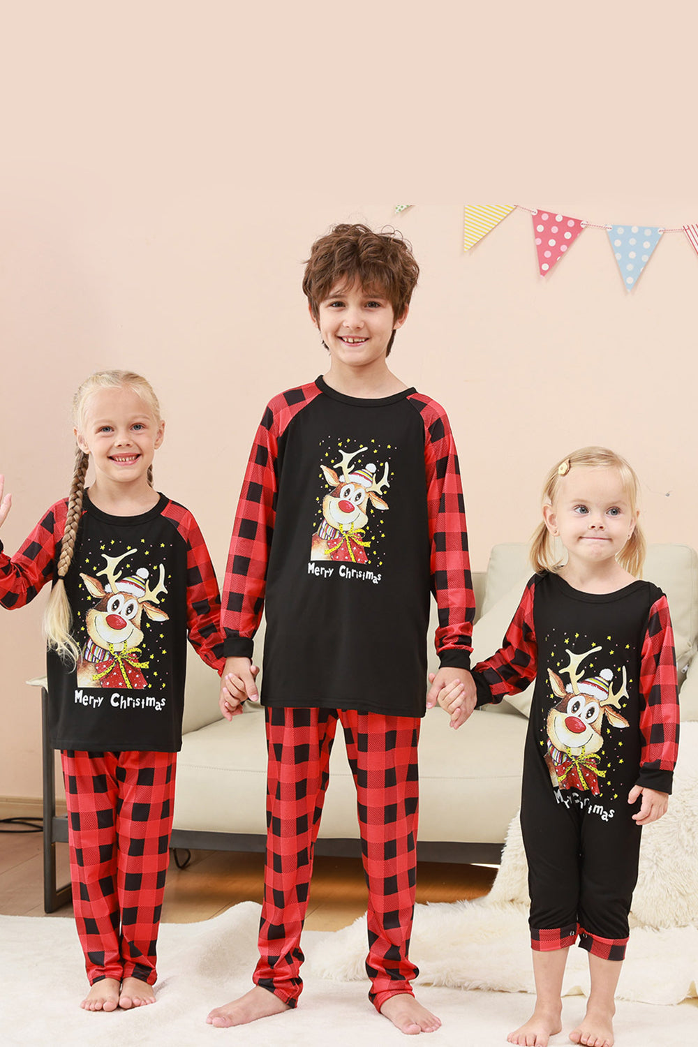 Conjunto de pijama familiar navideño con estampado de ciervo a cuadros negros y rojos