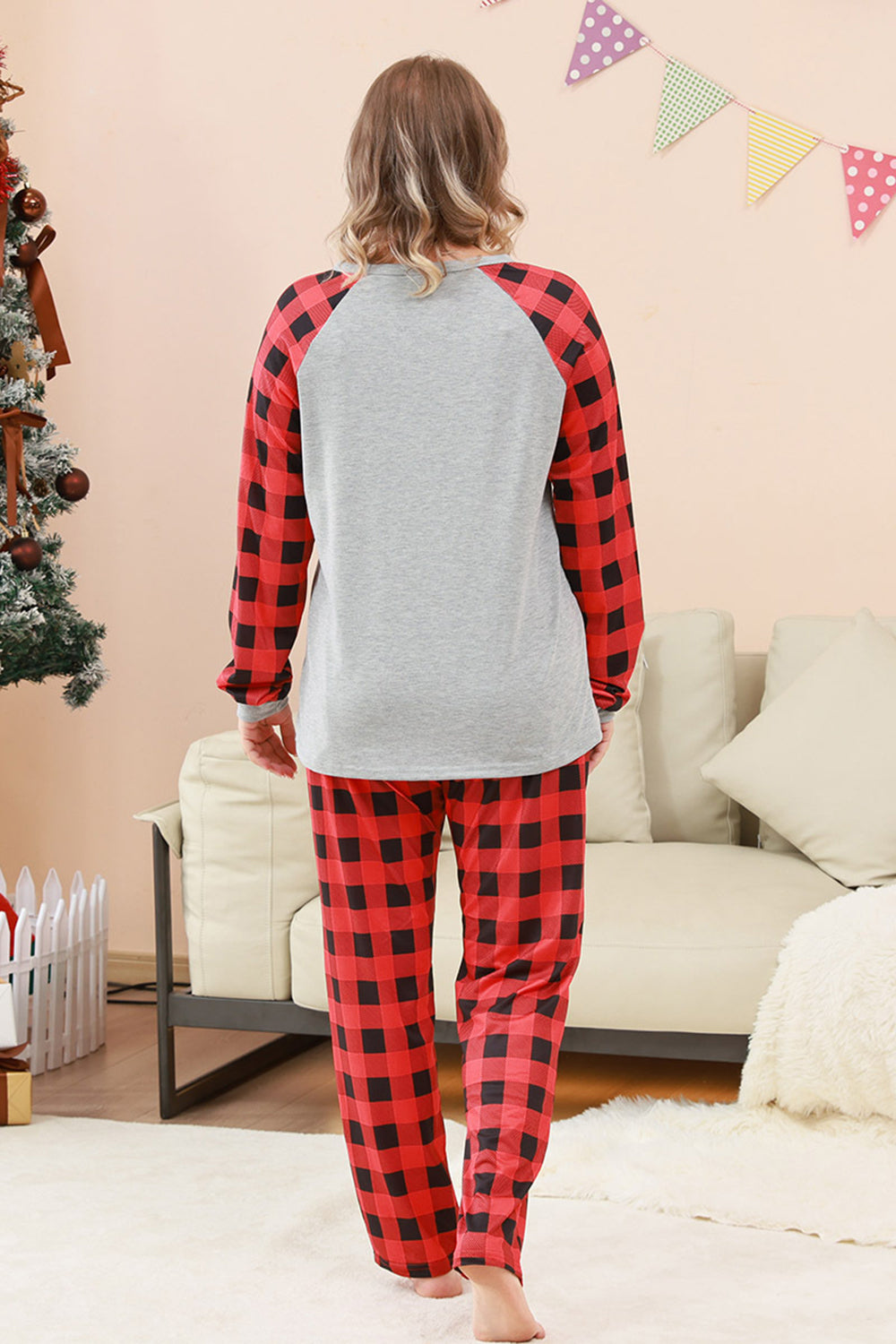 Conjunto de pijama familiar navideño con estampado de ciervo a cuadros negros y rojos