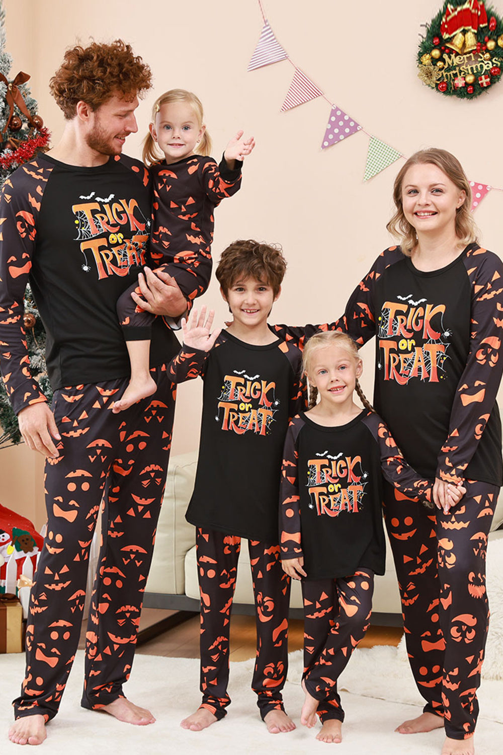 Conjunto de pijama familiar de Halloween estampado con estampado de truco o trato negro