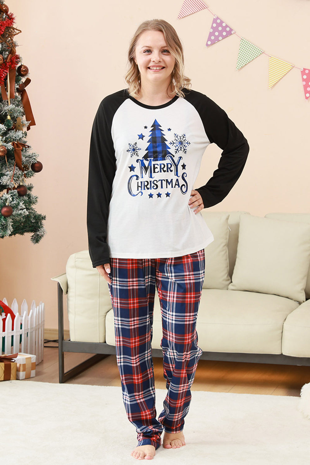 Pijama de Navidad Familiar con estampado de árbol azul negro