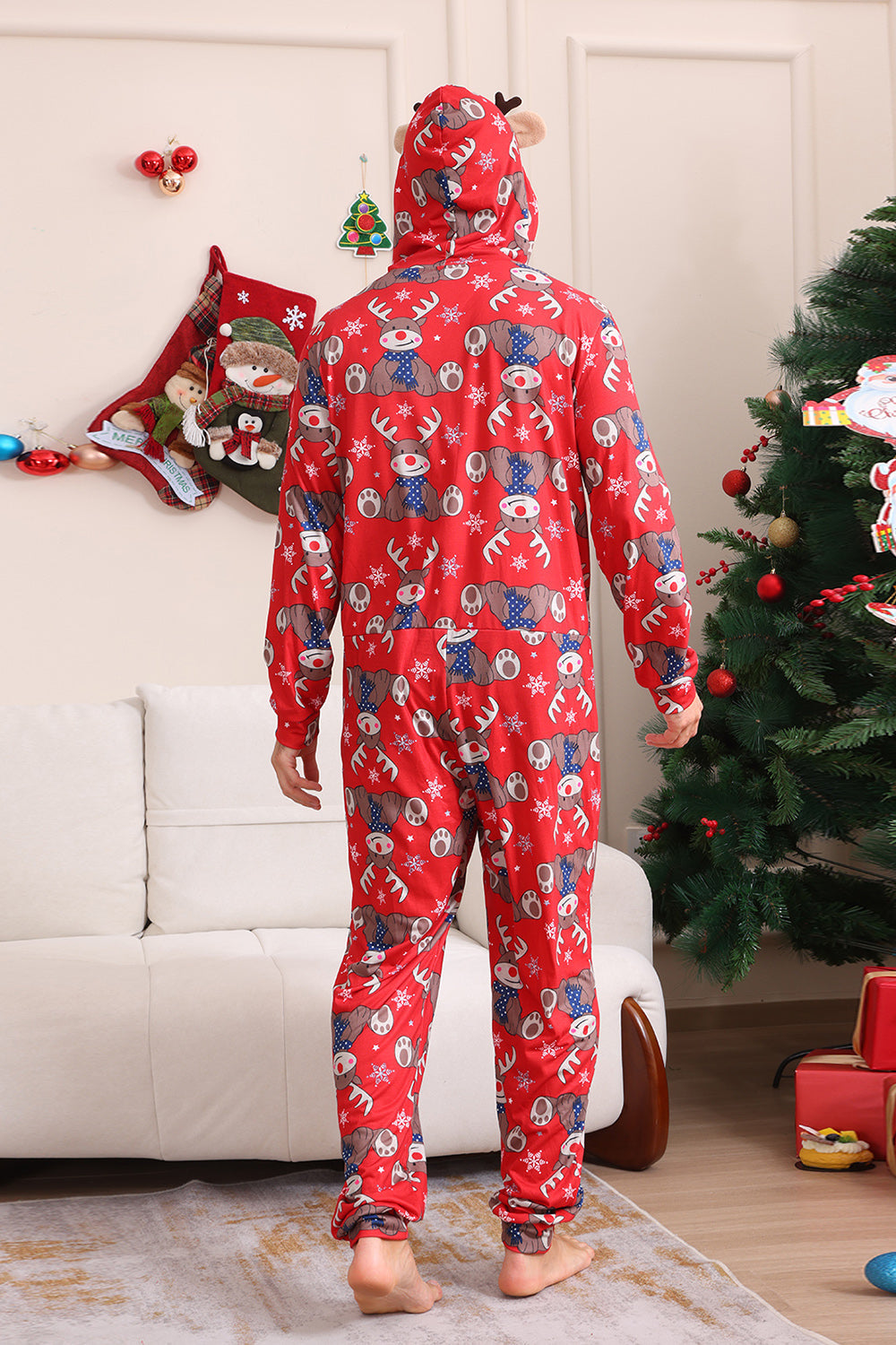 Pijama de una pieza navideño a juego con estampado de alce