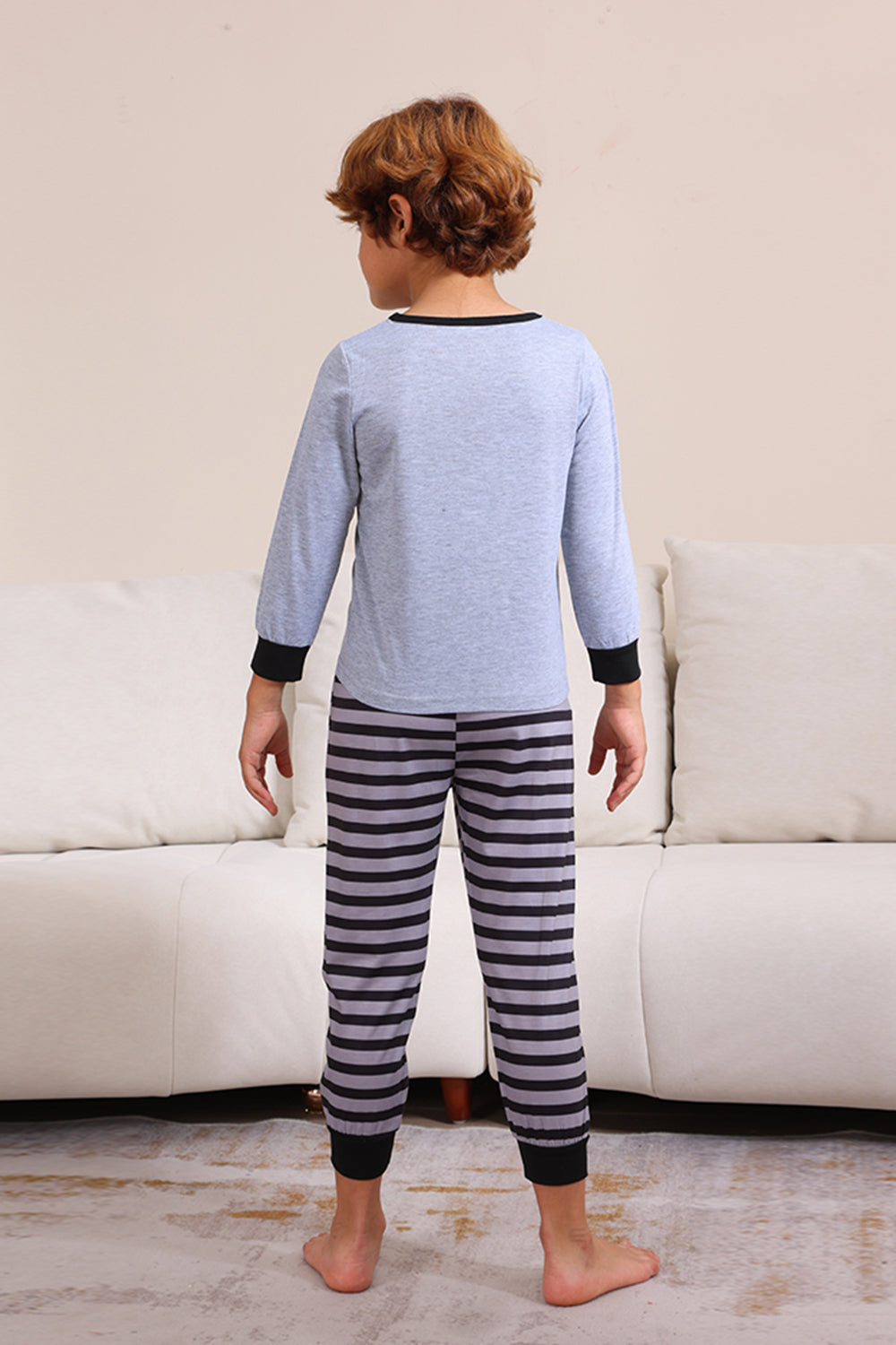 Conjunto de pijama familiar gris Happy Halloween