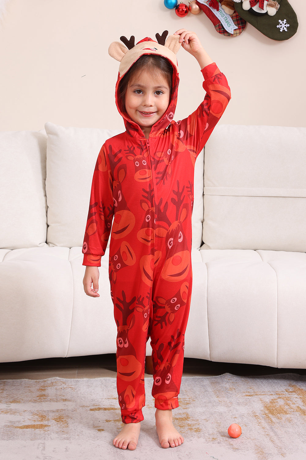 Conjunto de pijama familiar con capucha con estampado rojo